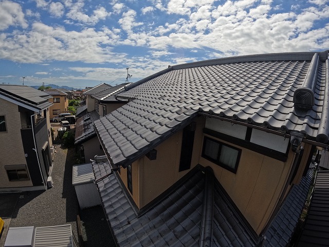 瓦屋根の全体状況
