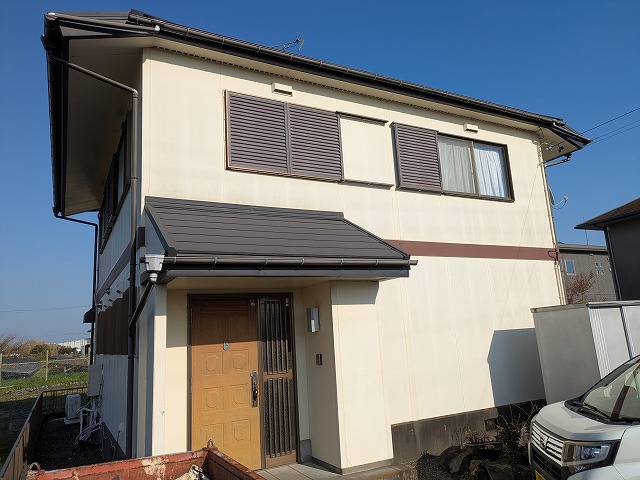 焼津市で長年雨漏りに悩まされているパナホームのお住まいの調査を実施しました。