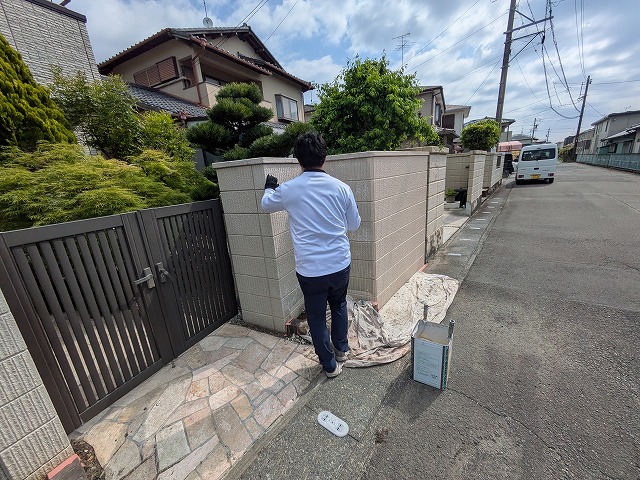 藤枝市での外塀塗装作業