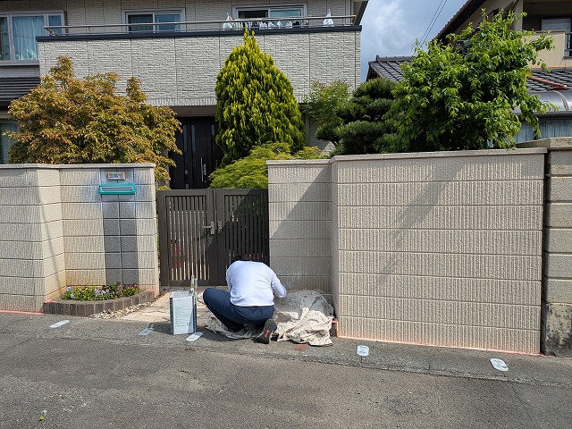 外塀塗装風景