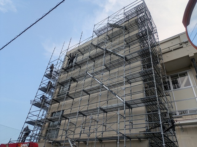焼津南小学校足場仮設中
