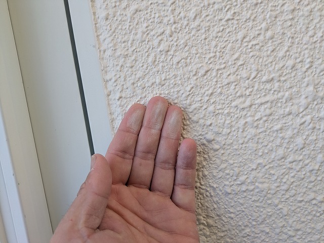 藤枝の住宅外壁塗装のチョーキング状況