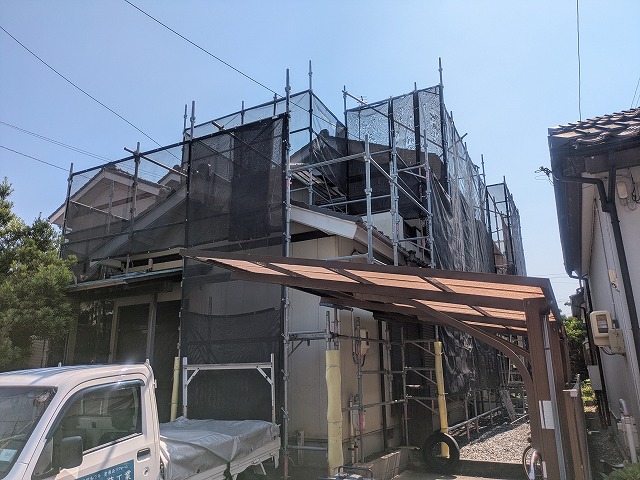 【焼津市】築30年以上の住宅塗装工事がスタート！まずは高圧洗浄から始めます
