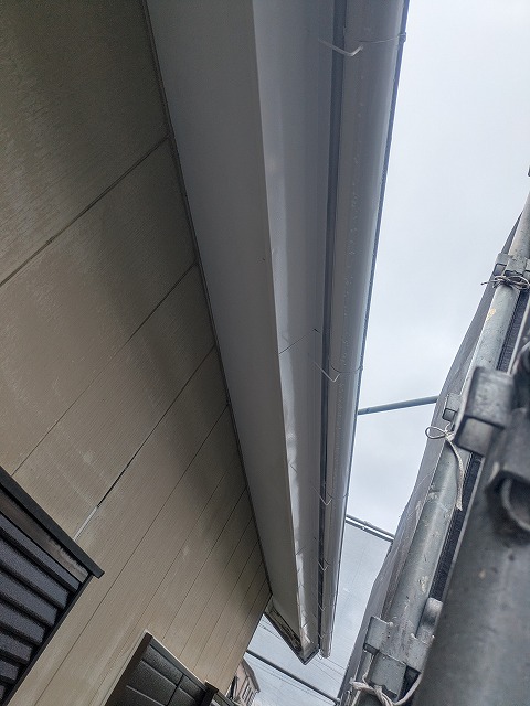 色を間違えた雨樋